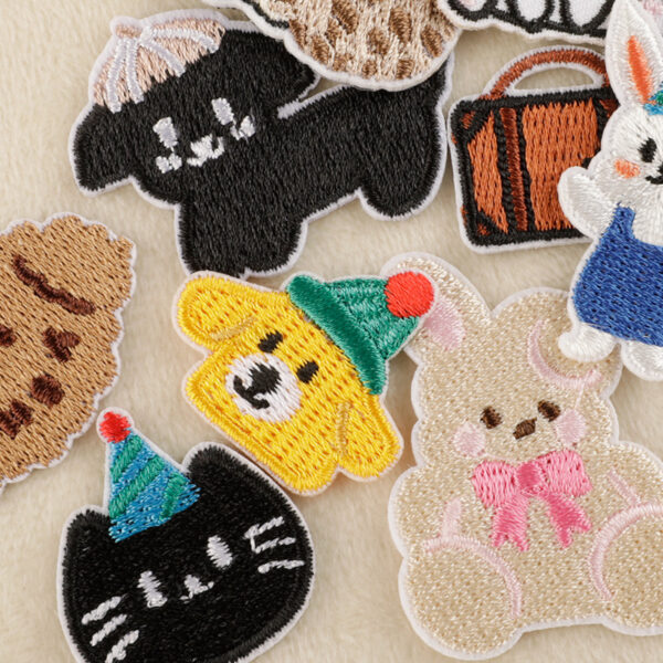 Wholesale Cute Cartoon Animal Cloth Sticker small size Patch Advanced Sense Embroidery Sticker Clothes Pants Ripped Decorative Adhesive Self-sewing