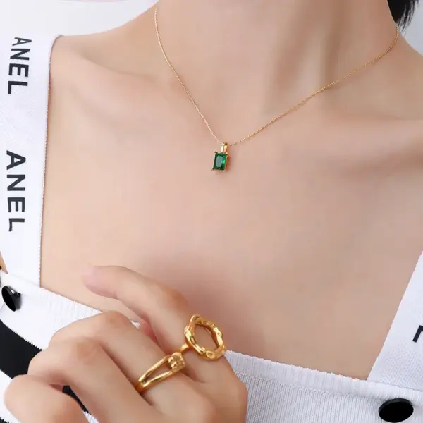 Wholesale PVD Coated Real Gold Plated 18K Gold Geometric 304 Stainless Steel Ethnic Style Waterproof Non Tarnish 304 Stainless Steel Pendant Necklace