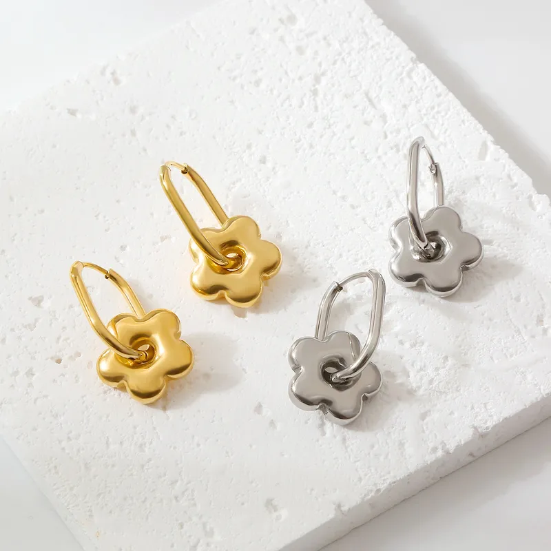 Wholesale PVD Coated 18K Gold Plated Flower 304 Stainless Steel Sweet Simple Style Waterproof Non Tarnish op Earrings