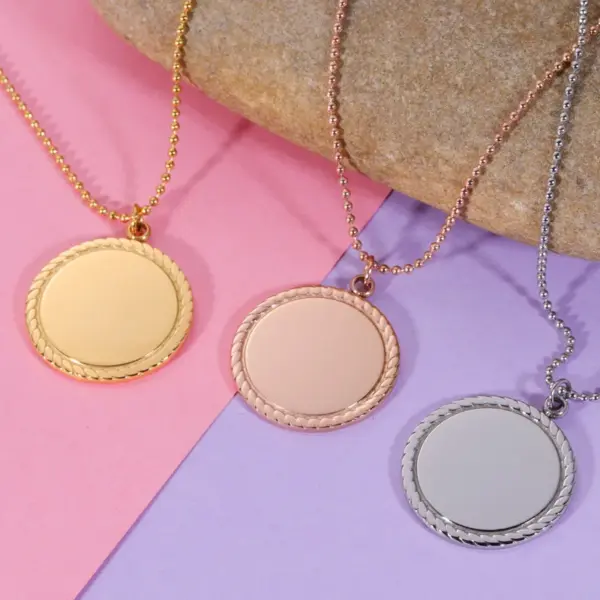 304 Stainless Steel Geometric Customization Laser Engraving PVD Coated 18K Real Gold Plated Simple Style Waterproof Non Tarnish Cable Chain Rose Gold Gold Silver Pendant Necklace