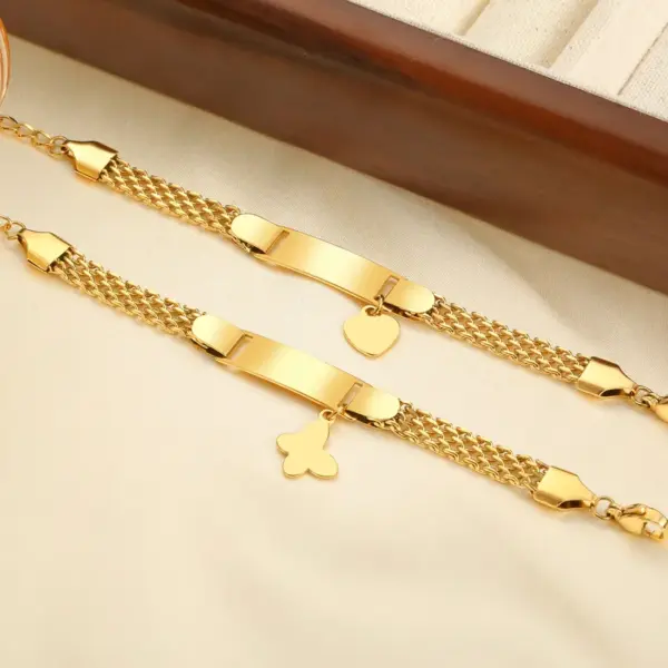 Wholesale PVD Coated Real Gold Plated 18K Gold Heart Shape Butterfly 304 Stainless Steel Cute Waterproof Non Tarnish 304 Stainless Steel Bracelets