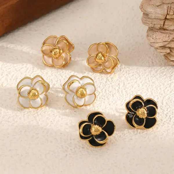 Wholesale PVD Coated Real Gold Plated 18K Gold Flower 304 Stainless Steel IG Style Retro Waterproof Non Tarnish Ear Studs