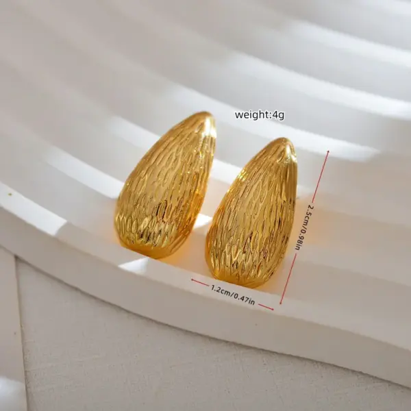 Wholesale 1 Pair Elegant Solid Color Pleated Titanium Steel Gold Plated Ear Studs