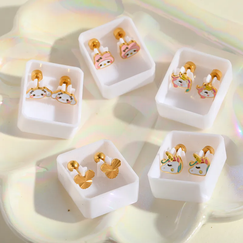 Wholesale Ion Plating (IP) Real Gold Plated 18K Gold Shamrock Animal 304 Stainless Steel Cute Lady Streetwear Waterproof Non Tarnish Ear Studs