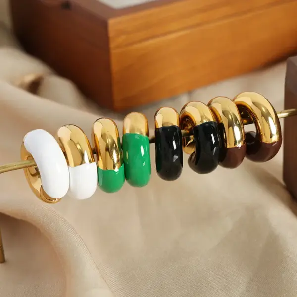 Wholesale 304 Stainless Steel Color Block PVD Coated 18K Real Gold Plated 18K Gold Hip-Hop Punk Waterproof Non Tarnish Enamel Plating Ear Cuffs