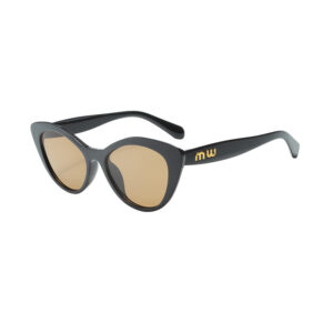 Black frame tea slices