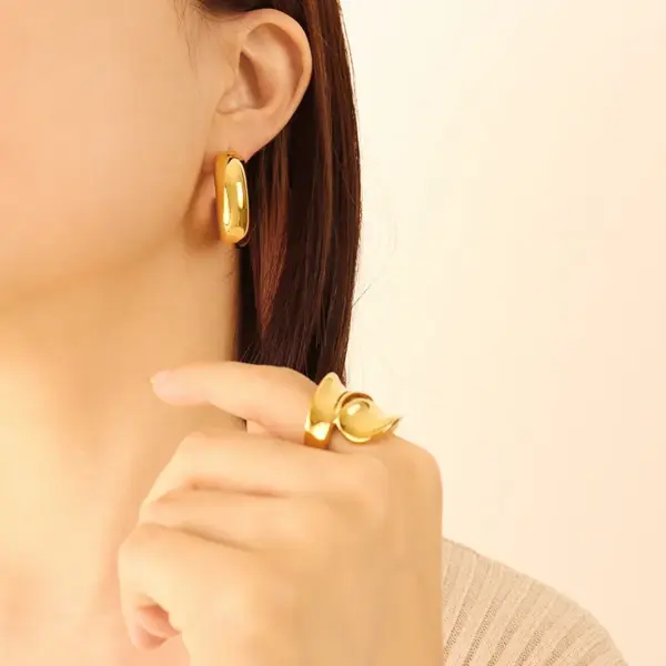 Wholesale PVD Coated Real Gold Plated 18K Gold Printing 304 Stainless Steel Retro Waterproof Non Tarnish Earrings