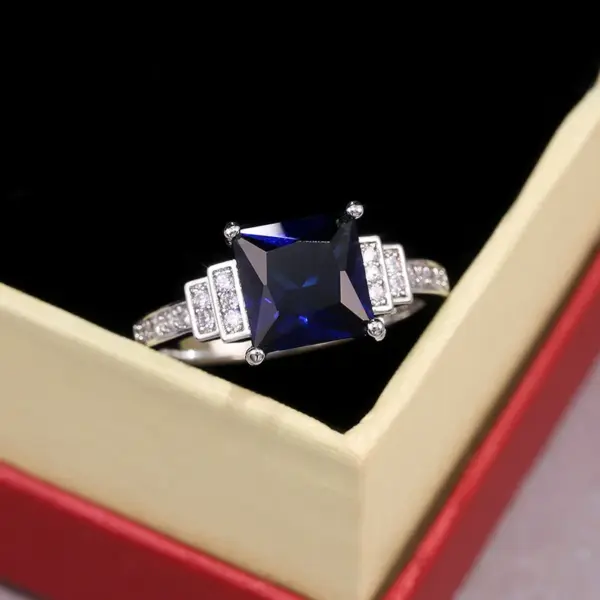 Wholesale Fashion Ladies New Dark Blue Zircon Platinum Plated Diamond Copper Ring Hand Jewelry