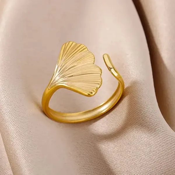 Starfish Ring For Women, Three-dimensional Design In 304 Stainless Steel With 18K Real Gold Plated PVD Coating 0.03µm