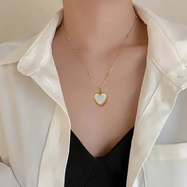 Wholesale Lady Heart Shape Shell Titanium Steel Plating Pendant Necklace 1 Piece