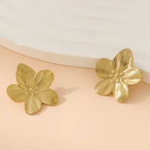 Gold / One Size / 2 Pieces Stainless Steel Flower Earrings