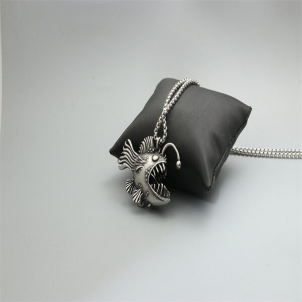 Wholesale Domineering Jewelry 2025 New European and American Style Street Hip-Hop Retro Men's Stainless Steel Fish Necklace