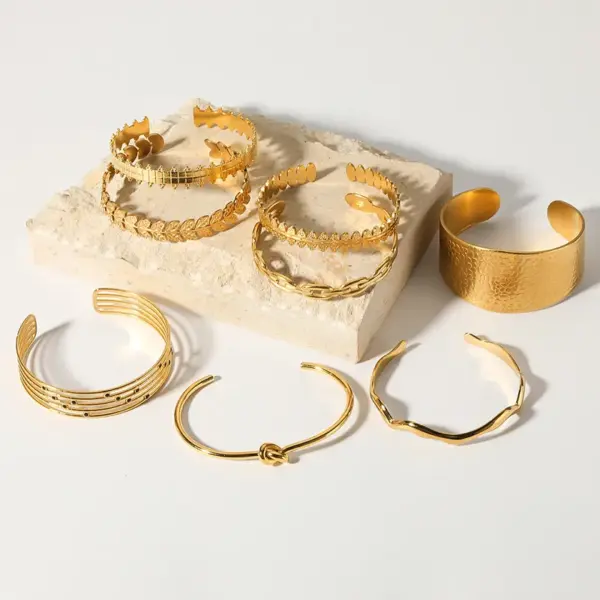 Wholesale PVD Coated 18K Gold Real Gold Plated Leaf Solid Color Knot Stainless Steel Basic Retro Waterproof Non Tarnish 304 Stainless Steel Bangle