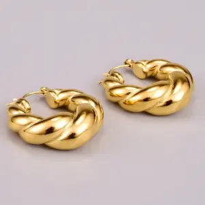 Wholesale PVD Coated Real Gold Plated 18K Gold Heart 304 Stainless Steel Titanium Steel Fashion Waterproof Non Tarnish Earrings