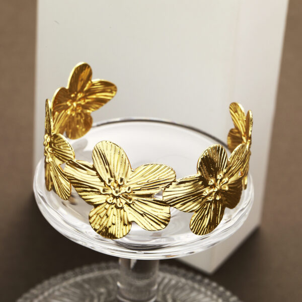 Wholesale European and American Cross-border New Fashion Exaggerated Creative Geometric Flower Opening Bracelet Iron Gold Mosaic Flower Women's Handpiece