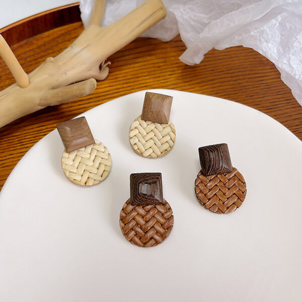 Wholesale Chinese Pastoral Style Retro Mori Style Small Fresh Style Handmade Round Turf Earrings Elegant and Decent Earrings Earrings