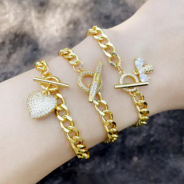 Wholesale Fashion Heart-shape Copper Inlaid Zircon Bracelet Wholesale