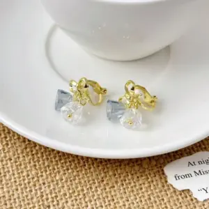 10 # Triangular Ear Clip - Bowknot Exquisite Flower