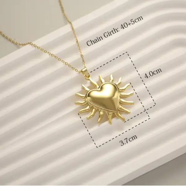 Wholesale 201 Stainless Steel 304 Stainless Steel Ferroalloy Moon Heart Shape Flower Electroplating Ion Plating (IP) Real Gold Plated Retro IG Style Waterproof Non Tarnish Gold Pendant Necklace