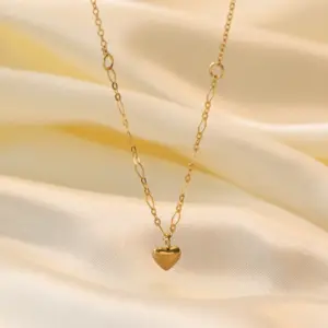 Qyh141 Stitching Heart Necklace / Gold