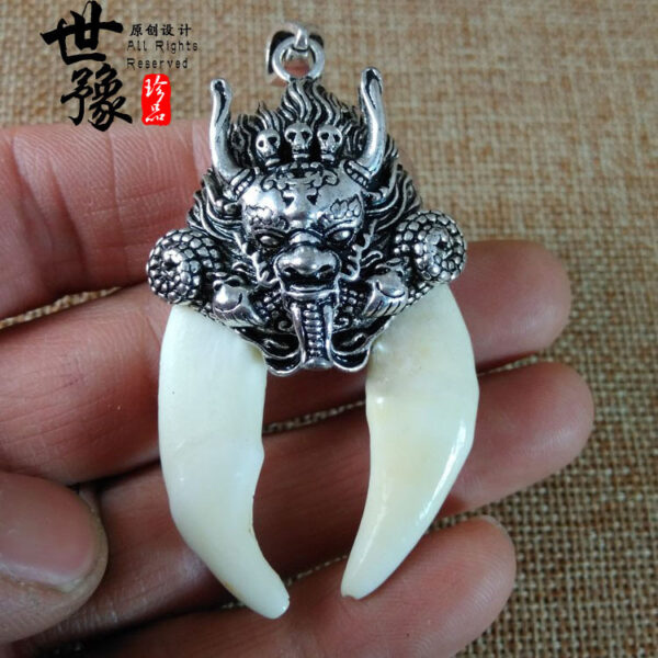 Wholesale Xizang silver wolf dog tooth faucet double braces necklace pendant accessories fangya Xizang mastiff dog tooth men's wolf tooth tip accessories