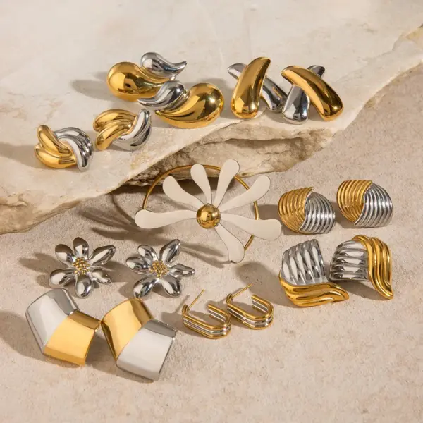 Wholesale 304 Stainless Steel Geometric PVD Coated 18K Real Gold Plated Simple Style Classic Style Mixed Color Plating Ear Studs