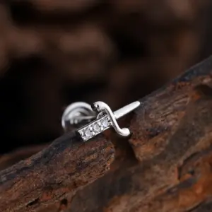 3382 Silver / Ear Studs