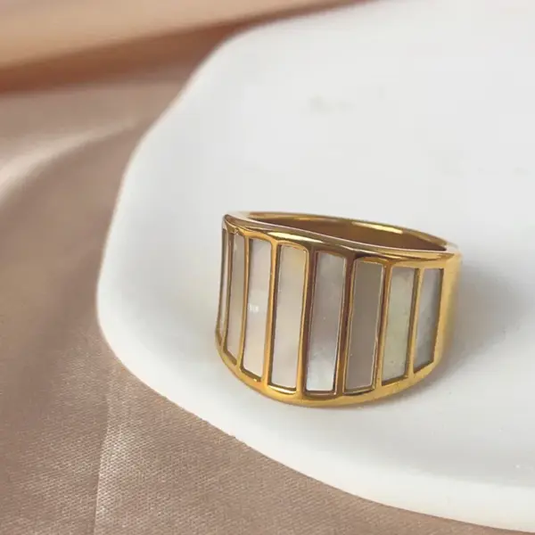 Wholesale Exaggerated Simple Style Rectangle Titanium Steel Shell Wide Band Ring In Bulk