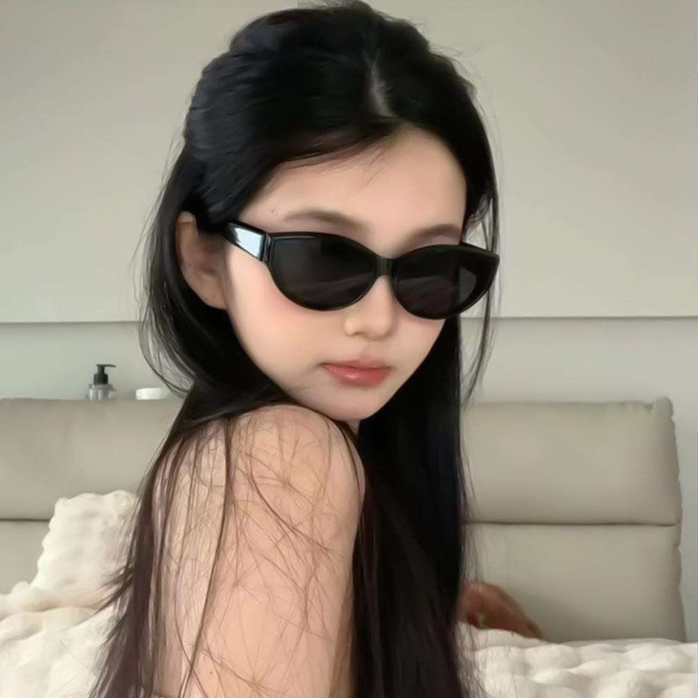 Wholesale 2024 European and American cat eye sunglasses sunglasses women's high-grade face-looking small UV-proof sun-proof men's larized sunglasses