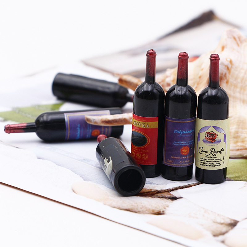 Wholesale 1:12 Doll House Aessories Scene Model Micro Landscape Decoration Shooting Props Mini Artificial Plastic Red Wine Bottle
