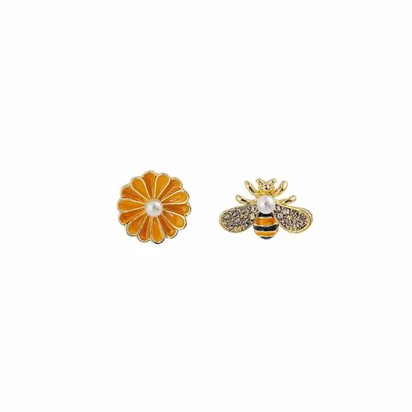Wholesale Cute Flower Bee Alloy Inlay Artificial Pearls Rhinestone Ear Studs