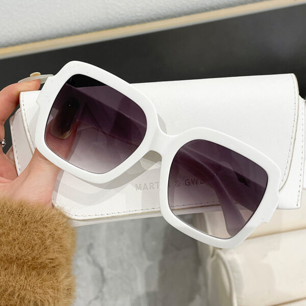 Wholesale New fashion large frame square love sunglasses high-grade big face slimming UV-proof hot sunglasses