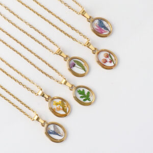 Random mix (minimum bid of 6 items)