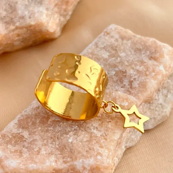 PVD Coated Real Gold Plated 18K Gold Star Solid Color 304 Stainless Steel Hawaiian Tropical Simple Style Waterproof Non Tarnish Charm Rings