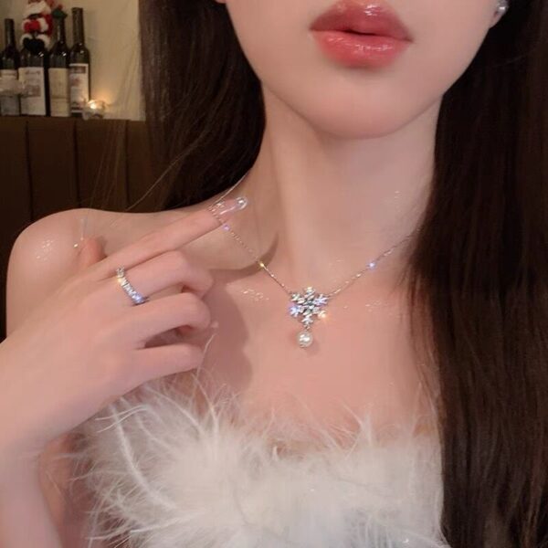 oly-3bcd674fd2051bb58556be993a08d0aa Wholesale Christmas Snowflake Pearl Necklace