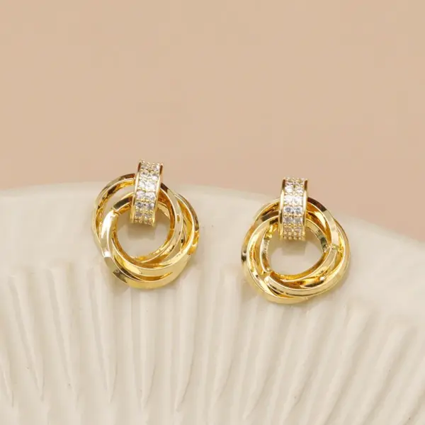 Wholesale Copper Geometric Round Zircon 14K Gold Plated Vintage Style Simple Style Gold Ear Studs