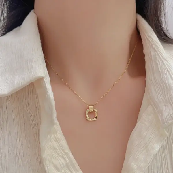 Wholesale Vacuum Plating Real Gold Plated Heart Shape Fish Tail 304 Stainless Steel Simple Style Waterproof Non Tarnish 304 Stainless Steel Necklace