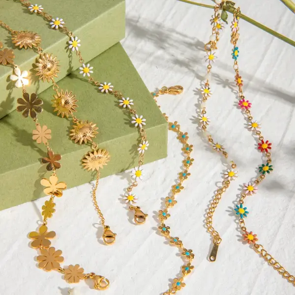 Wholesale 304 Stainless Steel Colorful Floral Daisy PVD Coated Real Gold Plated 18K Gold Vacation Sweet Waterproof Non Tarnish Cuban Link Chain Curb Chain Safety Clasp Closure Colour Bracelets
