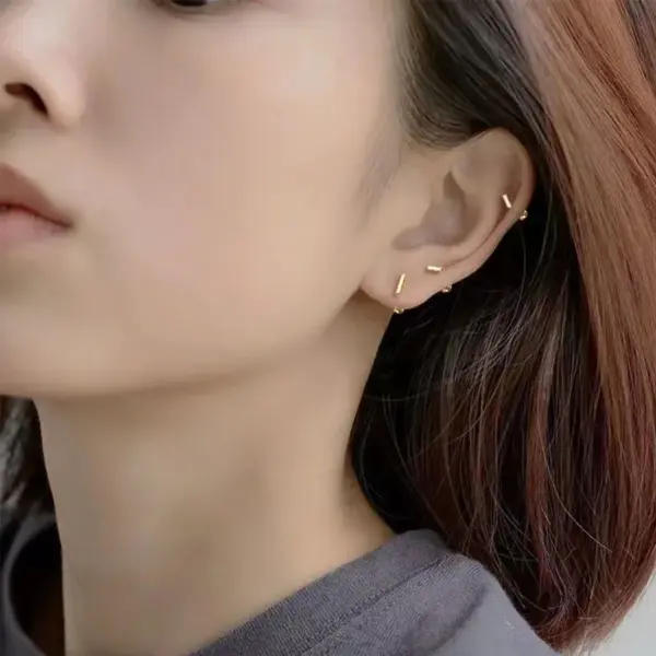 Wholesale 304 Stainless Steel Long Strip Electroplated Stone-Free 18K Gold Plated Simple Style Plating Ear Studs