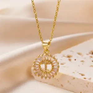 Gold / Letter T