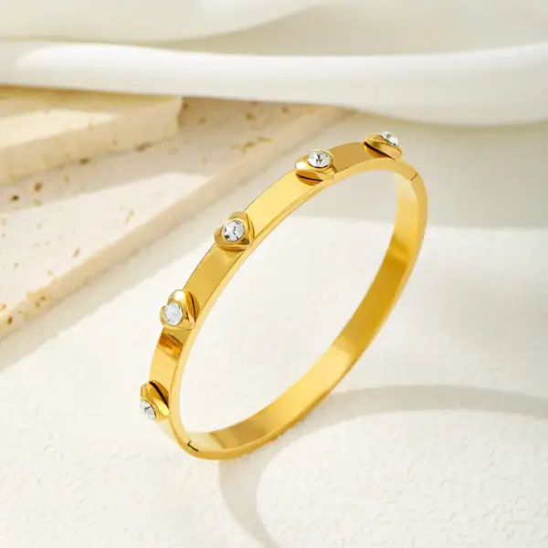 PVD Coated Real Gold Plated 18K Gold Star Heart Shape 304 Stainless Steel Vintage Style Waterproof Non Tarnish 304 Stainless Steel Bangle