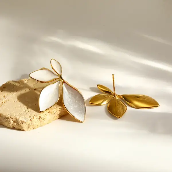 PVD Coated Real Gold Plated 18K Gold Solid Color 304 Stainless Steel Simple Style Classic Style Waterproof Non Tarnish Earrings