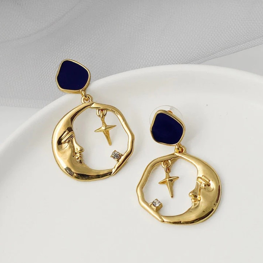 Wholesale Retro Design Sense Earrings Hollow Star Moon Face Creative Advanced Sense Earrings