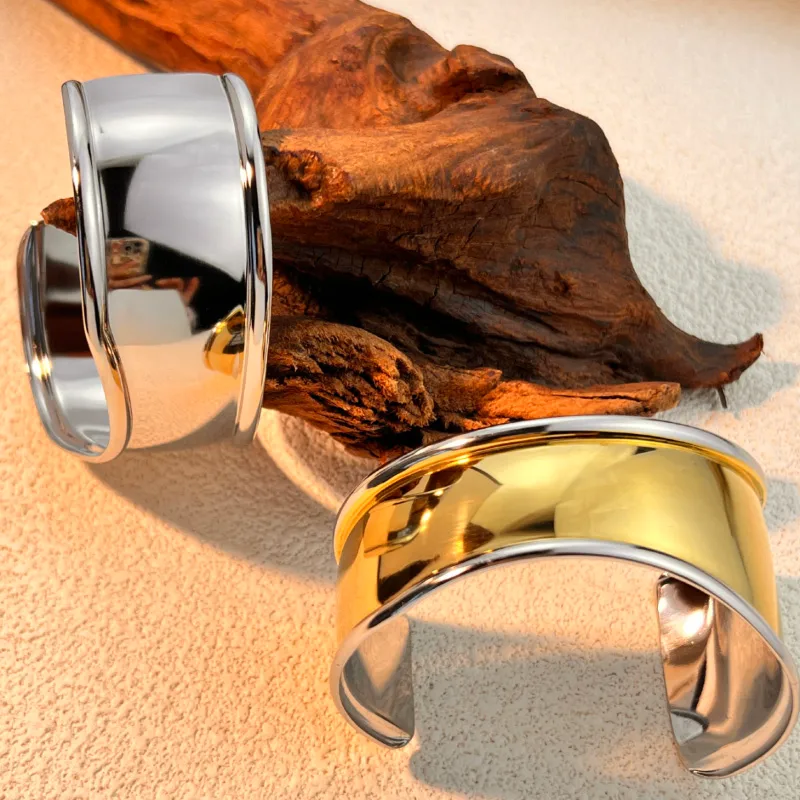 Wholesale PVD Coated Real Gold Plated 18K Solid Color 304 Stainless Steel Elegant Vintage Style Classic Waterproof Non Tarnish Wide Bracelet