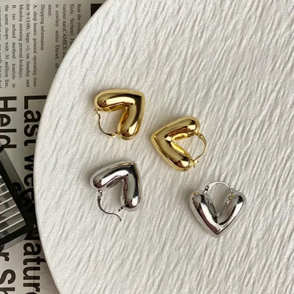 Wholesale 1 Pair Simple Style Heart Shape Plating Copper Earrings