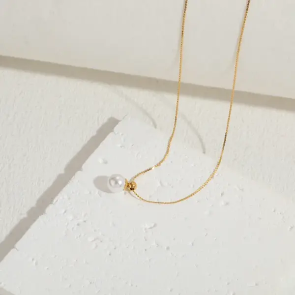 Wholesale 304 Stainless Steel ABS Pearl Solid Color PVD Coated Artificial Pearls Freshwater Pearl 14K Gold Plated Elegant Luxurious Classic Style Plating Inlay Box Chain Pendant Necklace