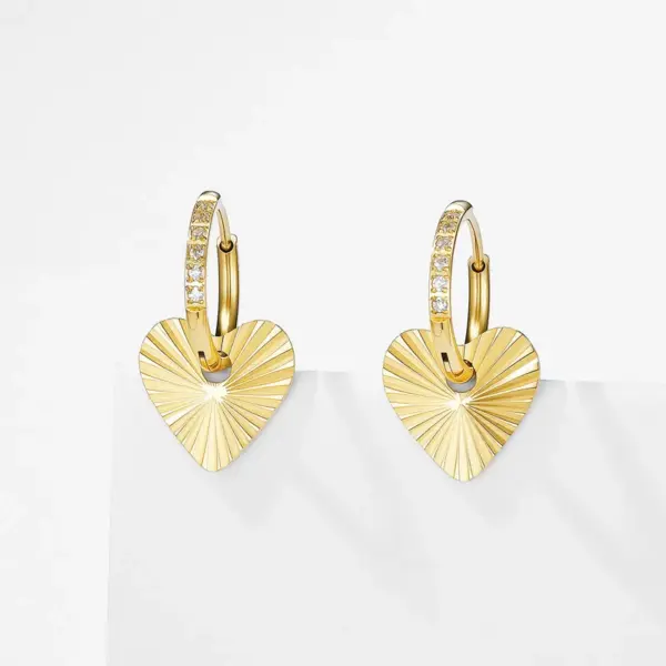 Wholesale Elegant Heart Shaped Stainless Steel Earrings With Embedded Diamonds Women's Fashion Jewelry Studs Classic Artistic Style