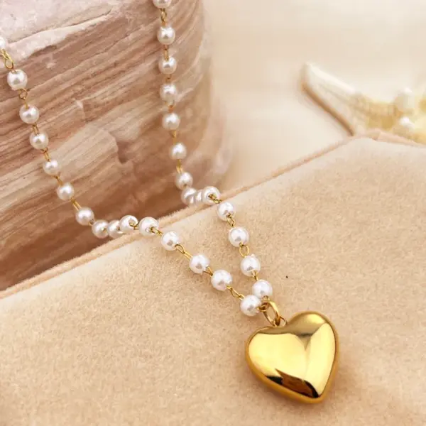 Wholesale PVD Coated Real Gold Plated 18K Gold Heart Shape 304 Stainless Steel Casual Elegant Waterproof Non Tarnish 201 Stainless Steel Pendant Necklace