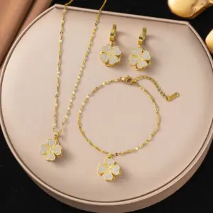 Wholesale Copper Four Leaf Clover Electroplated 18K Real Gold Plated Elegant Waterproof Non Tarnish Bracelets Earrings Necklace