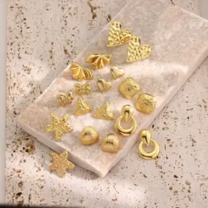 Wholesale 304 Stainless Steel Triangle Geometric Flower Electroplating Golden Plated Elegant Classic Style Ear Studs